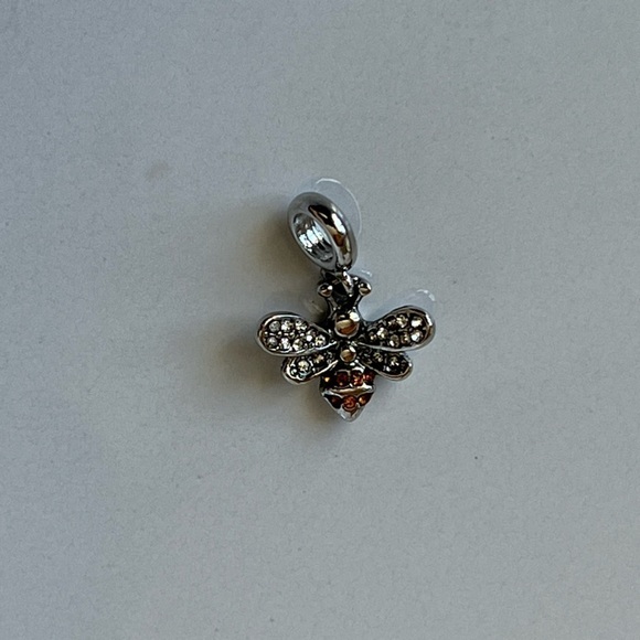 💜 Sterling Silver Cubic Zirconia Bee Charm - Picture 2 of 4